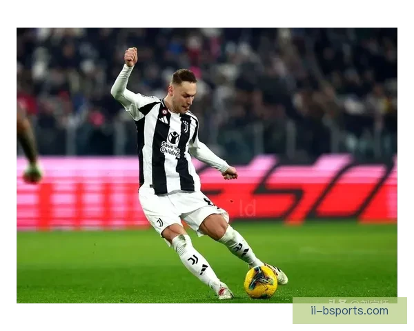 尤文图斯在转会窗最后时刻以近6000万欧元签下亚特兰大中场库普梅纳斯